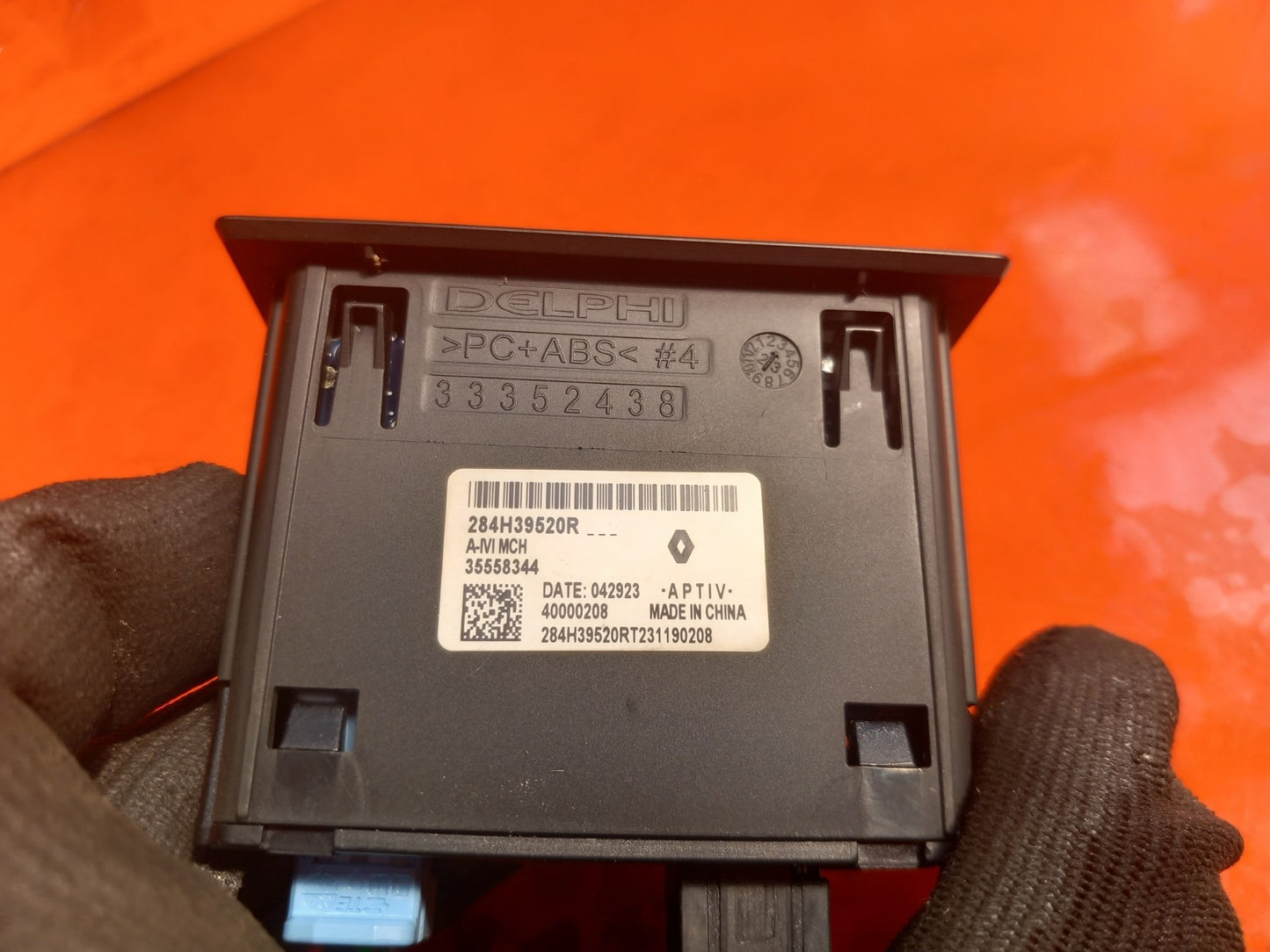 Renault Captur 1.6 Petrol 2023 USB Socket Port 284H39520R Warranty A392 - Image 7