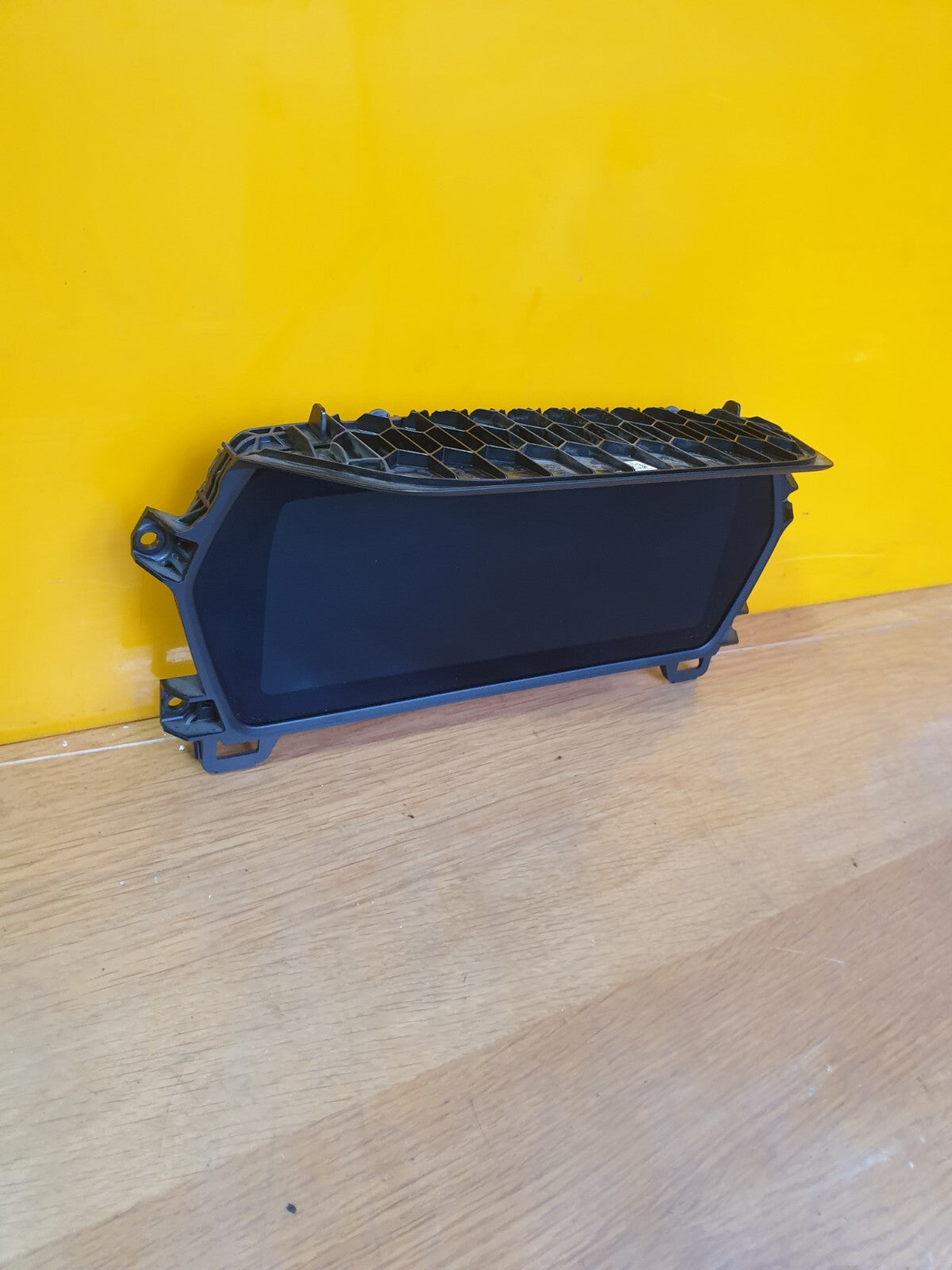 ebay-src:https://i.ebayimg.com/00/s/mtywmfgxmjaw/z/cqgaaosw3chmccgl/$_57.jpg