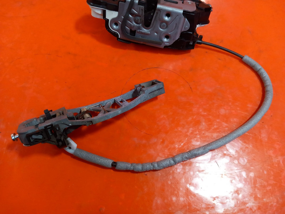 VW Transporter St-Line 2.0 Diesel 2023 Front Left Door Lock 7L1837015G A416 - Image 6
