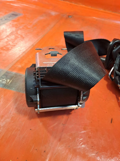 ✅2015 RENAULT ZOE DYNAMIQUE SEAT BELT REAR CENTRE 888508169R + WARRANTY A317 - Image 8