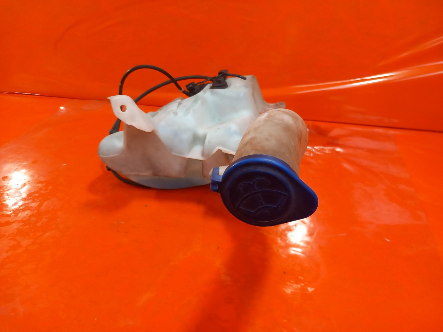 Ford Galaxy Zetec 2.0 Diesel 2019 Windscreen Washer Bottle Tank EM2B17B613AB - Image 7