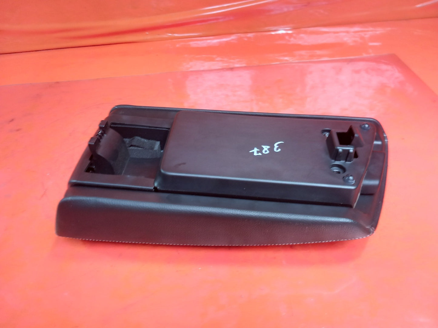 2019 Renault Megane MK4 Centre Console Armrest Warranty A387 - Image 11