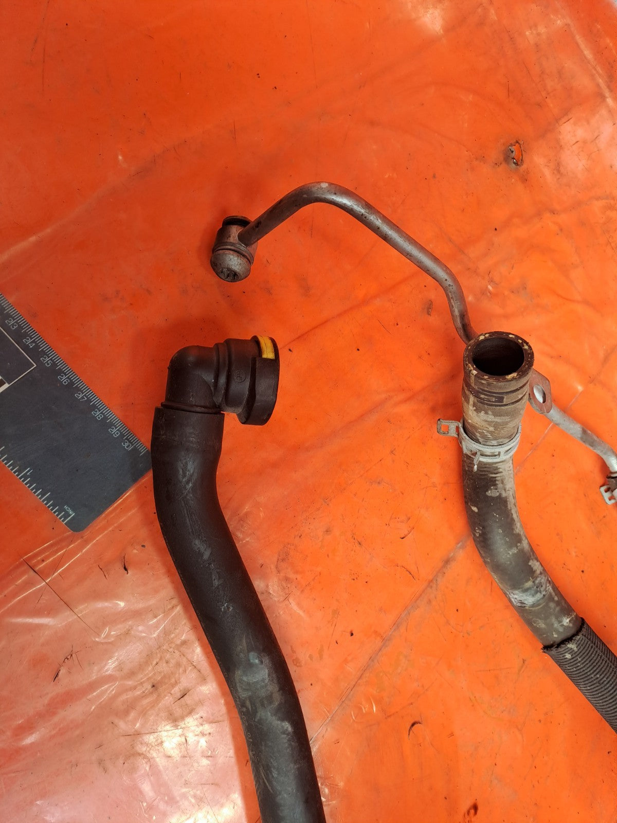 ✅2013 Ford Focus MK3 Coolant & Breather Pipe AV61-8274-AK 9M5Q-6A886-AF A313 - Image 2