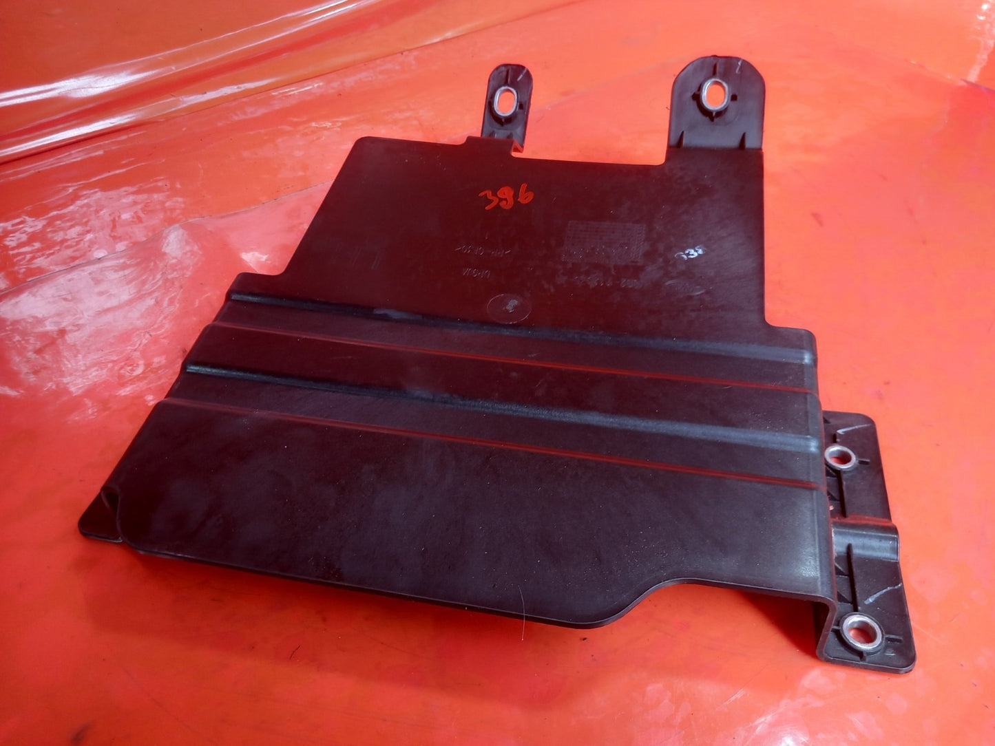 Land Rover Defender L663 3.0 Diesel 2025 Left Interior Part M8B2112D75AA A396 - Image 7