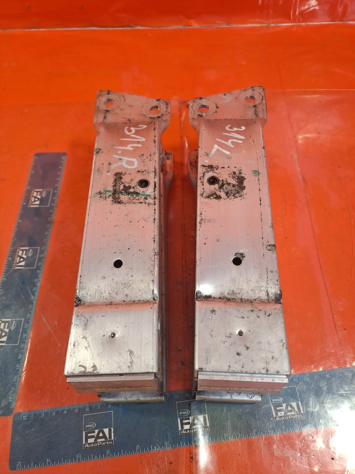 ✅2009 MERCEDES E CLASS W212 BUMPER REINFORCER FRONT PAIR A2126200595 + WARRANTY - Image 2