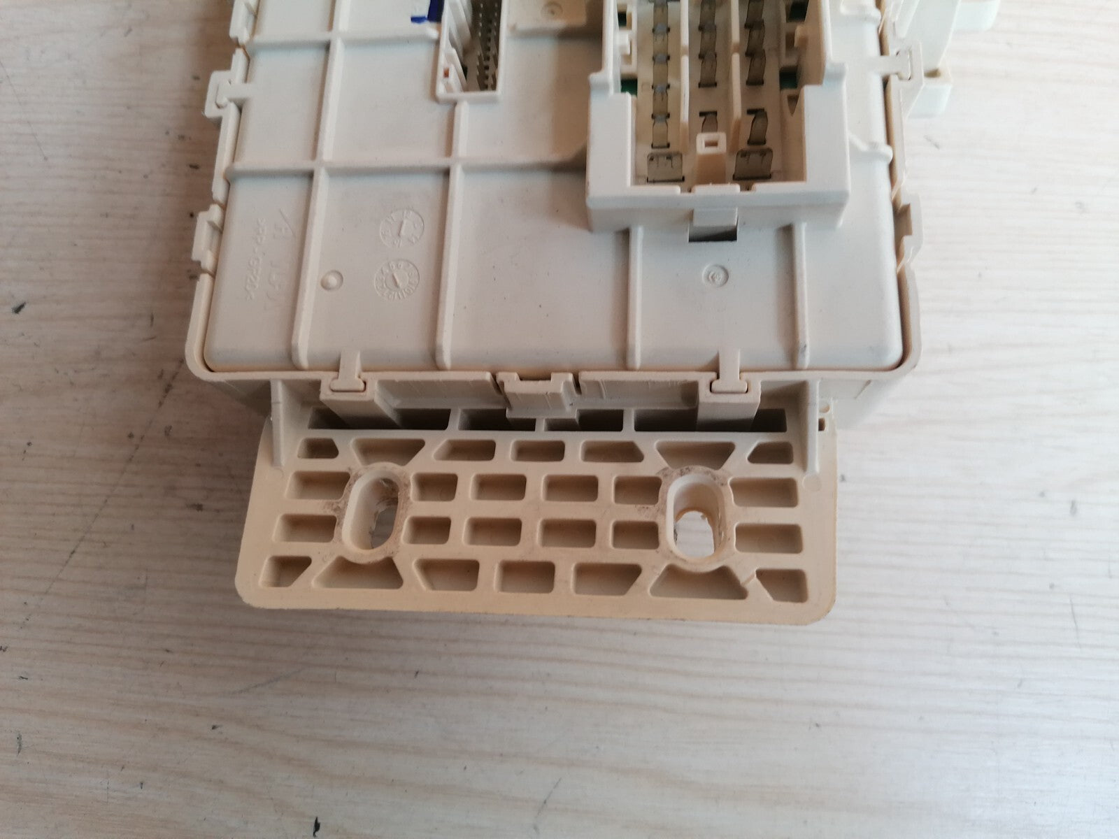KIA SOUL MK2 1.6 PETROL 2016 FUSE BOX 91950B2562 X00 - Image 11