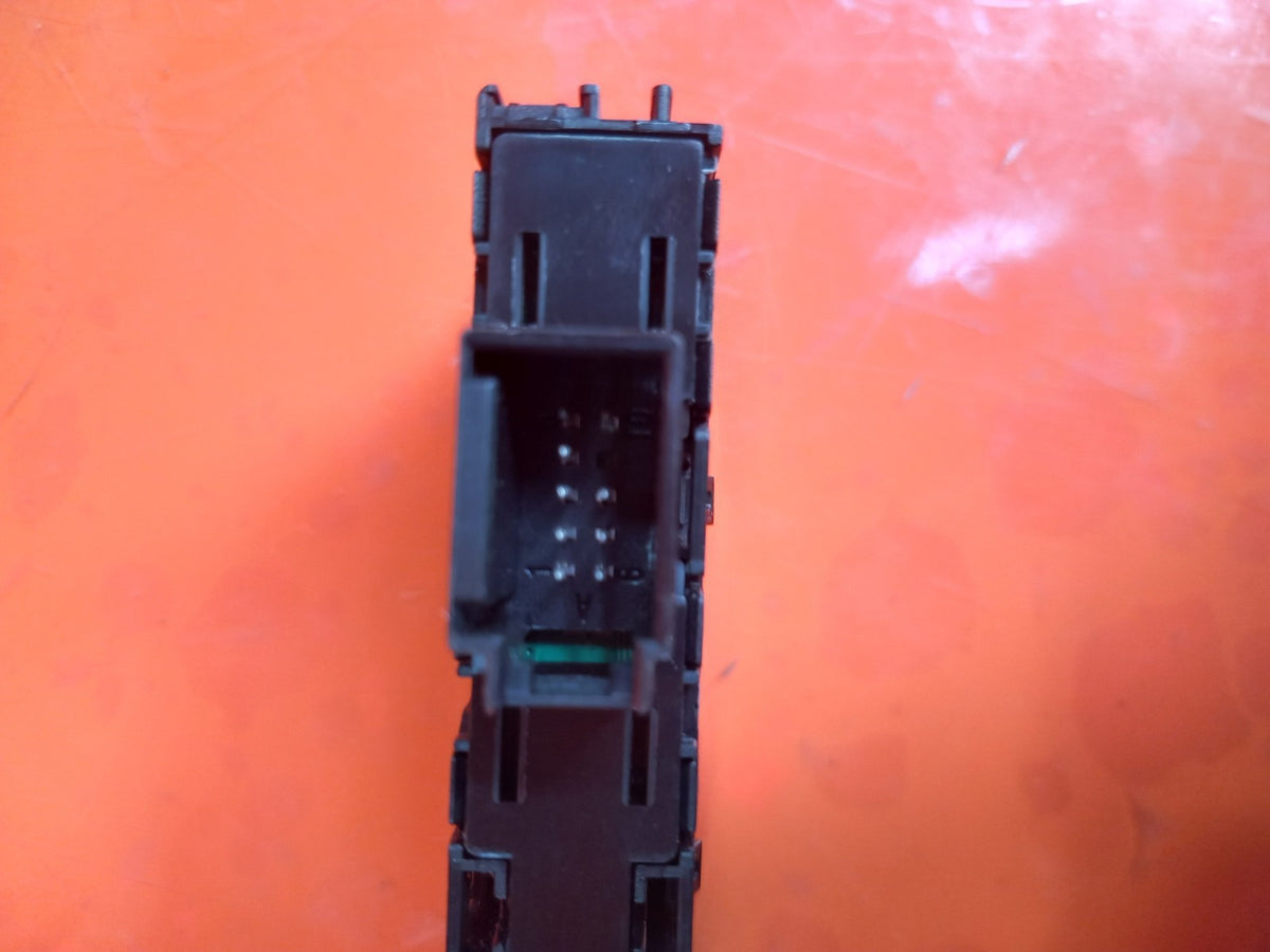 ebay-src:https://i.ebayimg.com/00/s/mtiwmfgxnjaw/z/wreaaeswevvqujrc/$_57.jpg
