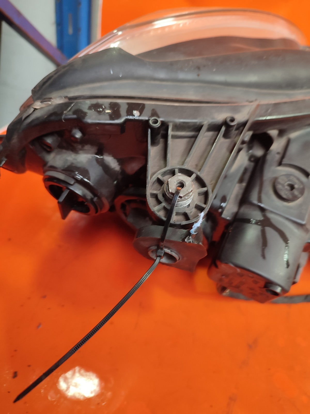 ✅MERCEDES E300 W212 2.1 DIESEL 2013 FRONT LEFT HEADLIGHT A2128208361KZ Warranty - Image 9