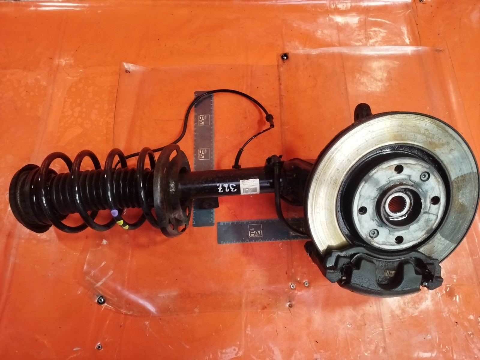 ✅CITROEN C4 CACTUS 1.6 DIESEL 2015 FRONT LEFT SUSPENSION LEG HUB 9811879180 A327 - Image 1