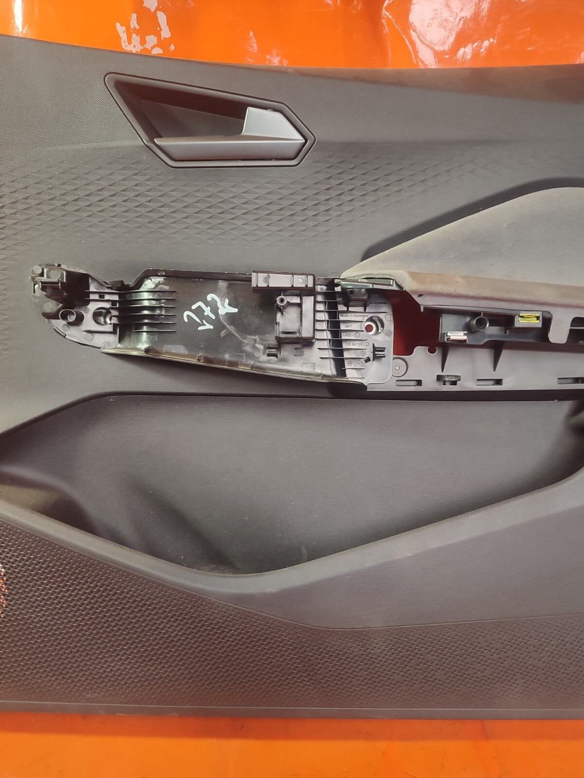 ✅CUPRA BORN V2 Ev 2023 FRONT RIGHT DOOR CARD Warranty A272 - Image 2