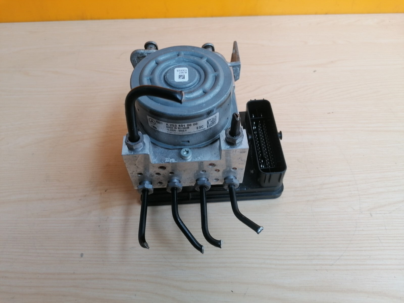 2015 MERCEDES C200 W205 2.0 PETROL ABS PUMP MODULATOR A2534310000 A048 - Image 4