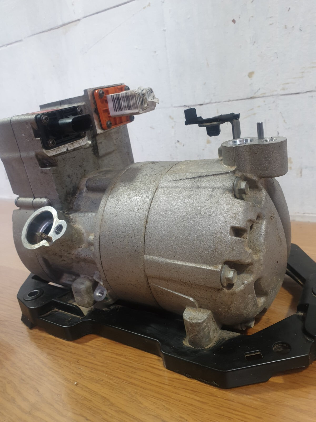 ebay-src:https://i.ebayimg.com/00/s/mtywmfgxmjaw/z/cqaaaoswxtjmucfg/$_57.jpg