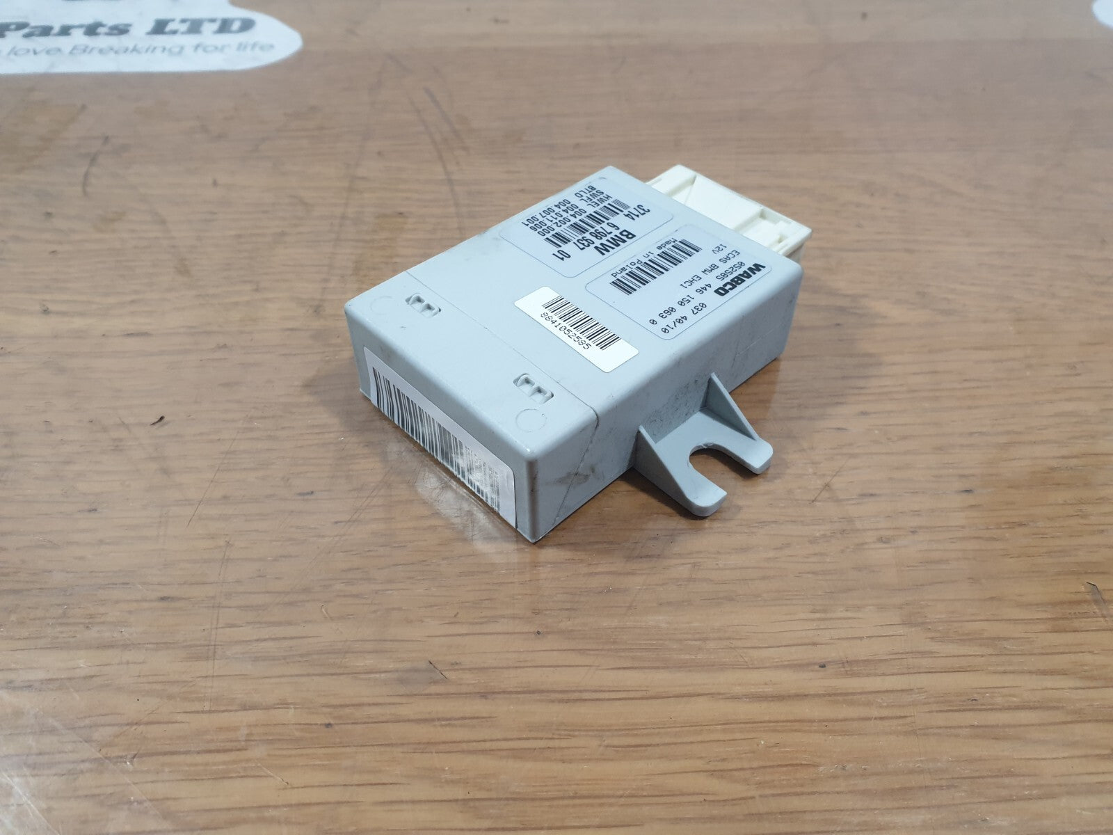 BMW 520D F11 2.0 DIESEL 2010 AIR SUSPENSION CONTROL MODULE ECU 6798937 Warranty - Image 4