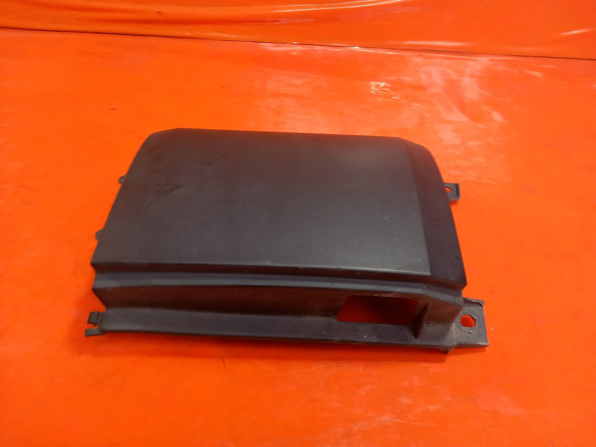 VW Transporter St-Line 2.0 Diesel 2023 Rear Left Bumper End Cap 7E0807321E A416 - Image 4