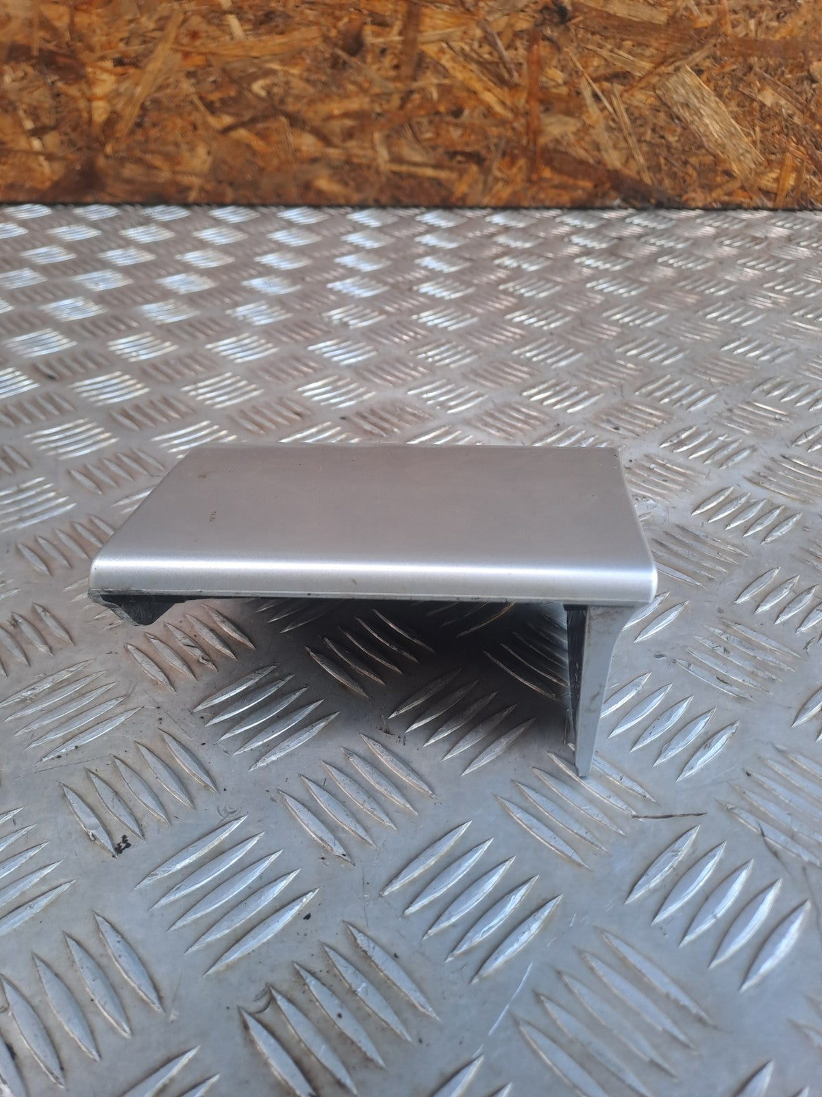 ✅2009 AUDI Q7 4L 3.0D LOWER WING FENDER TRIM MOULDING FRONT RIGHT 4L0854960 A300 - Image 3