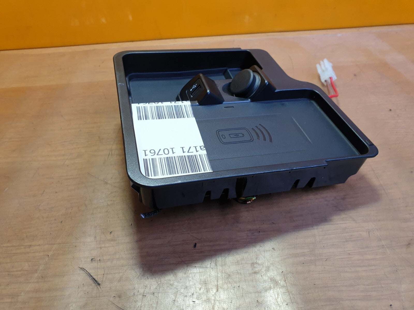 ✅2023 BMW Z4 G29 SDRIVE20i 2.0P WIRELESS CHARGING TRAY 6809005 + WARRANTY A171 - Image 9