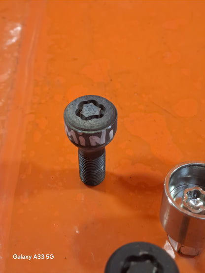 ✅MINI COUNTRYMAN MK3 1.6 DIESEL 2013 WHEEL LOCKING BOLT NUTS Warranty A304 - Image 3
