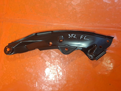 ✅VW GOLF STYLE MK8 1.5 PETROL 2020 FRONT LEFT HEADLIGHT BRACKET A352 - Image 1