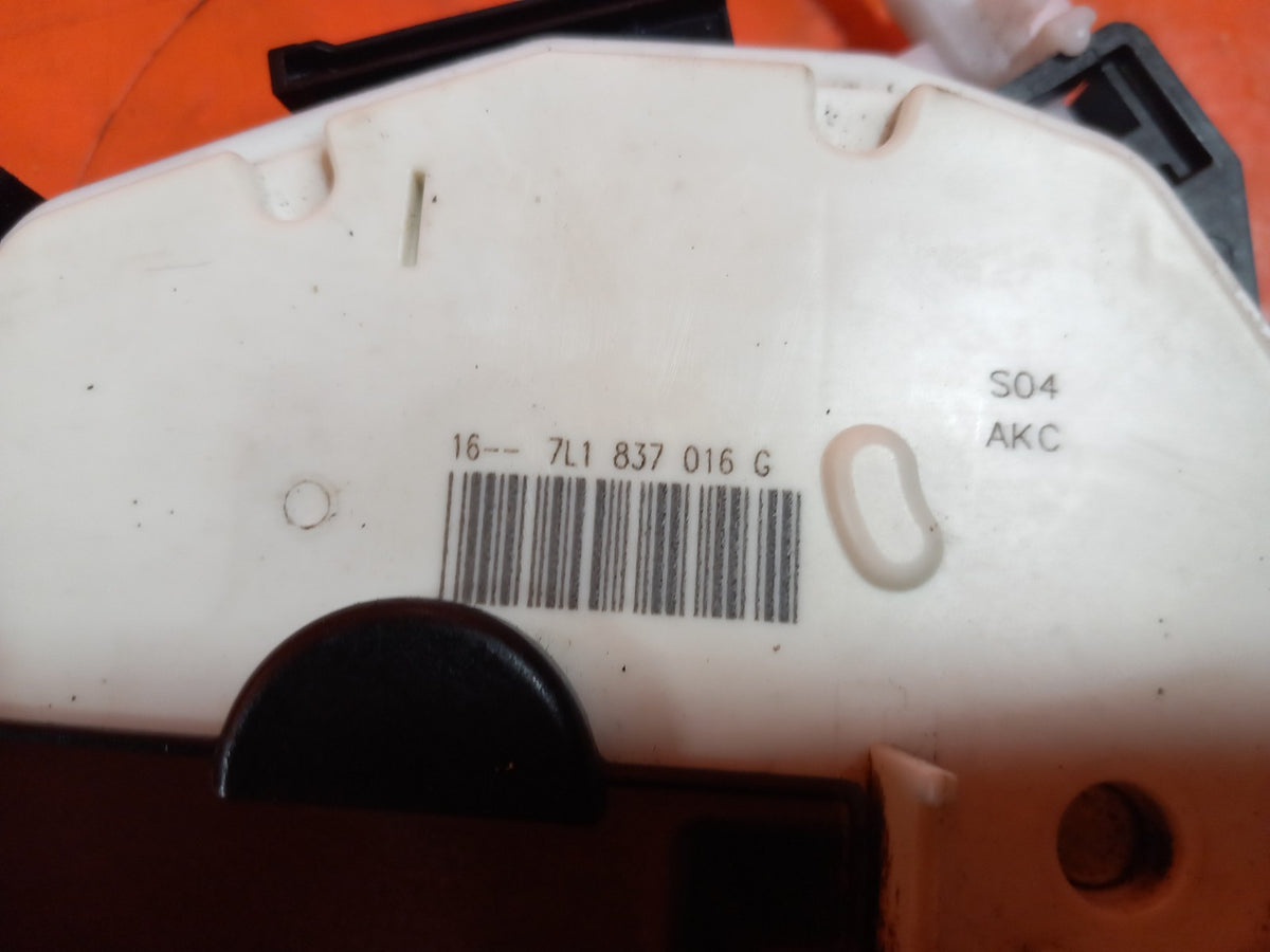 VW Transporter St-Line 2.0 Diesel 2023 Front Right Door Lock 7L1837016G A416 - Image 8