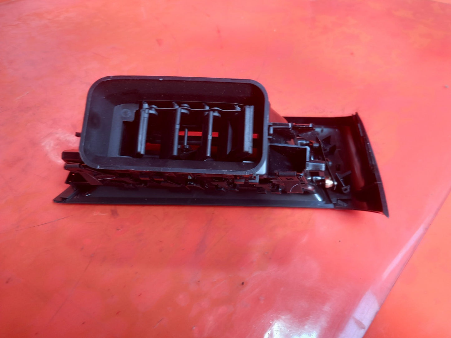 Renault Captur 1.6 Petrol 2023 Front Right Dashboard Air Vent 687605826R A392 - Image 9