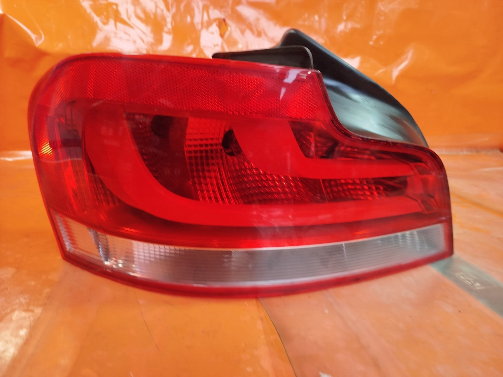 ✅2013 BMW 1 SERIES E88 M SPORT REAR LEFT TAIL LIGHT 7273429 + WARRANTY A348 - Image 5