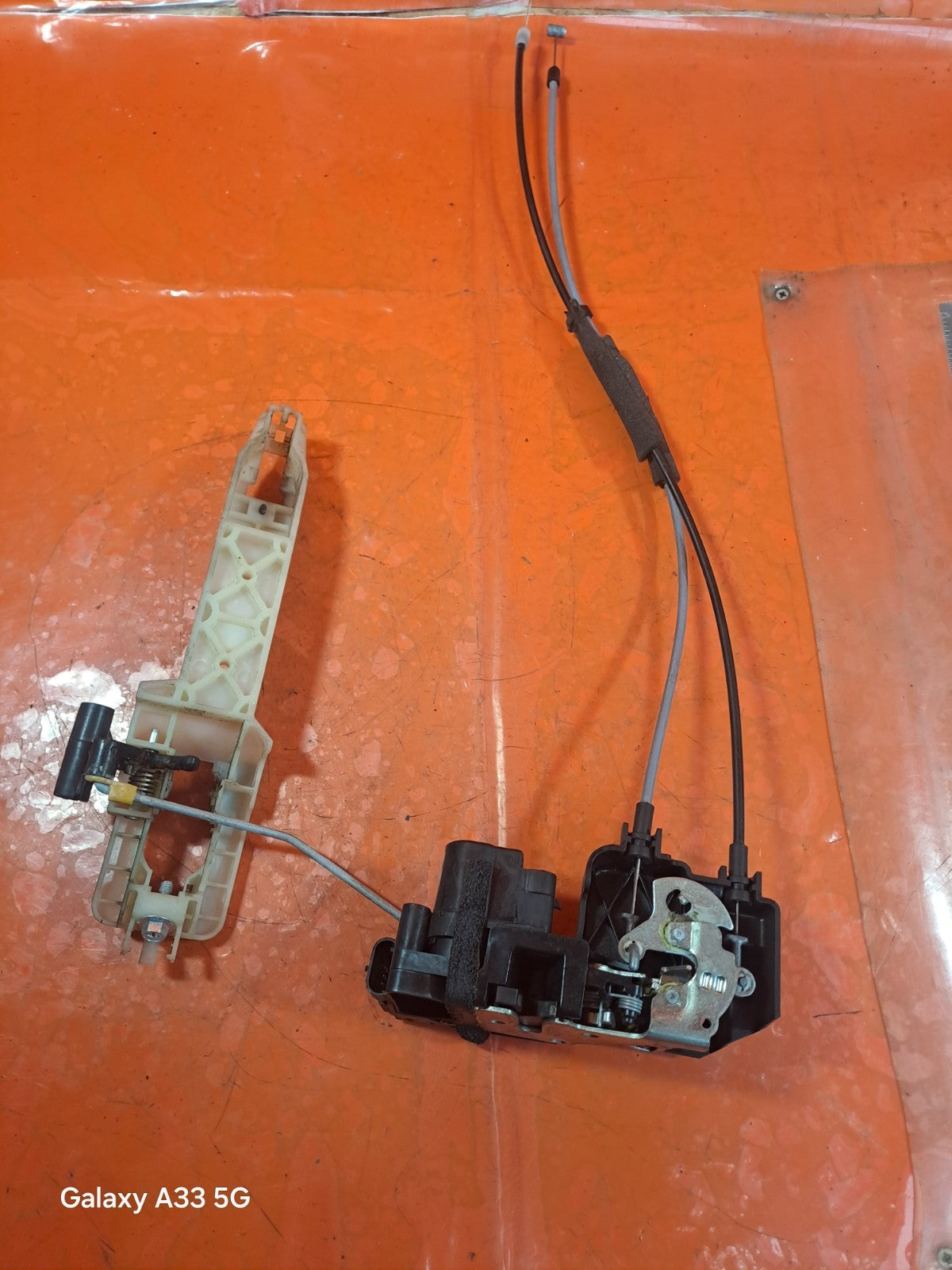 ✅SSANGYONG KORANDO 2.2 DIESEL 2015 FRONT LEFT DOOR LOCK MECHANISM Warranty A337 - Image 1