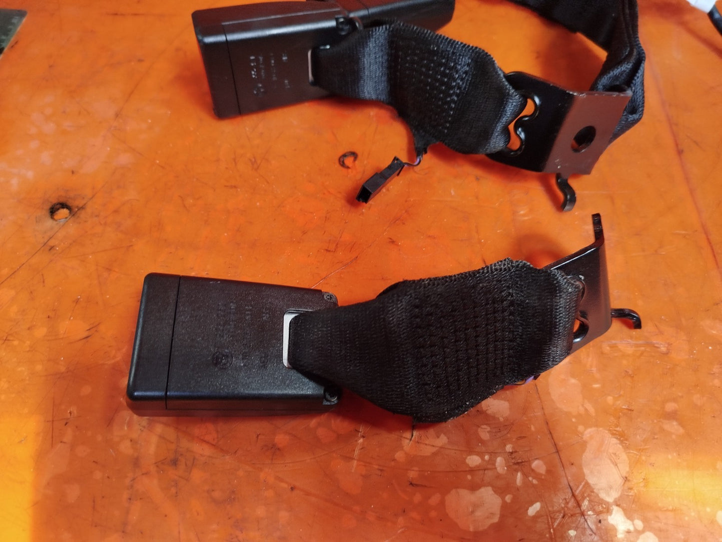 ✅2015 BMW 1 SERIES F21 REAR SEAT BELT BUCKLE SET 7266352 7355471 + WARRANTY A298 - Image 5