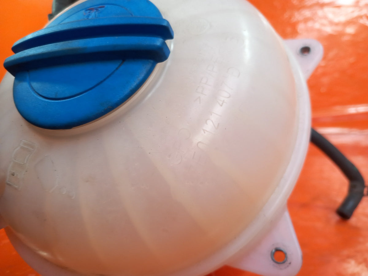 VW Transporter T6.1 T30 2.0 Diesel 2019-2023 Coolant Expansion Tank A412 - Image 7