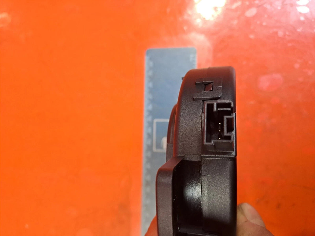 ebay-src:https://i.ebayimg.com/00/s/mtiwmfgxnjaw/z/7huaaesw2njqrlqf/$_57.jpg