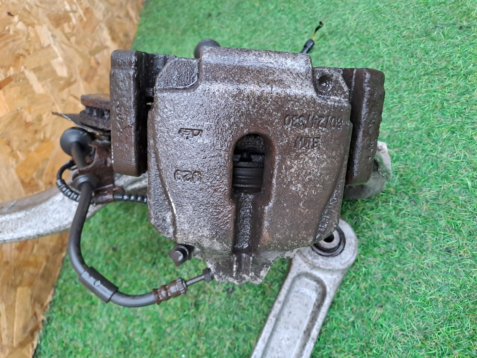 BMW 5 Series 520D Se 2.0 Diesel 2010 Front Right Hub Warranty A216 - Image 9