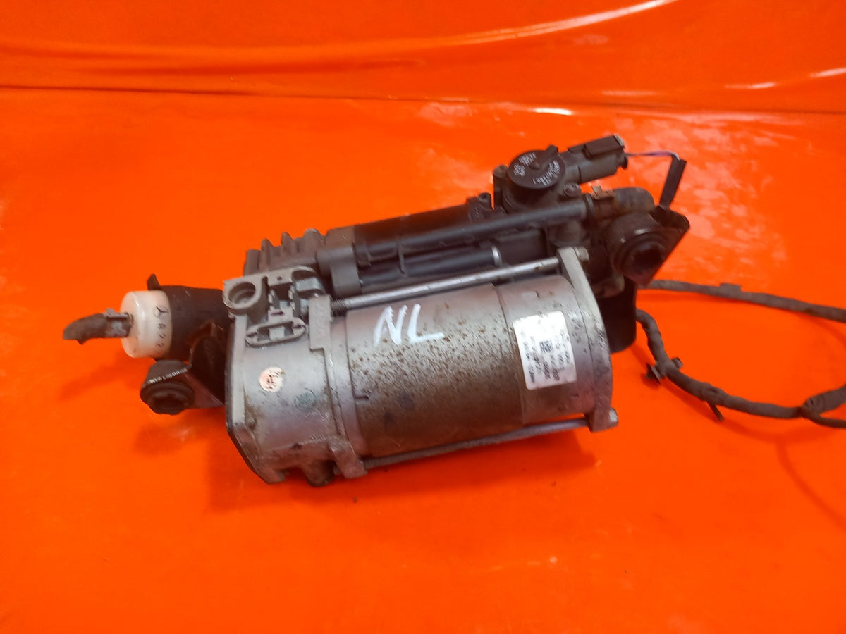 Mercedes E300 W212 2.1 Diesel 2013 Air Suspension Compressor A2123200404 A271 - Image 5