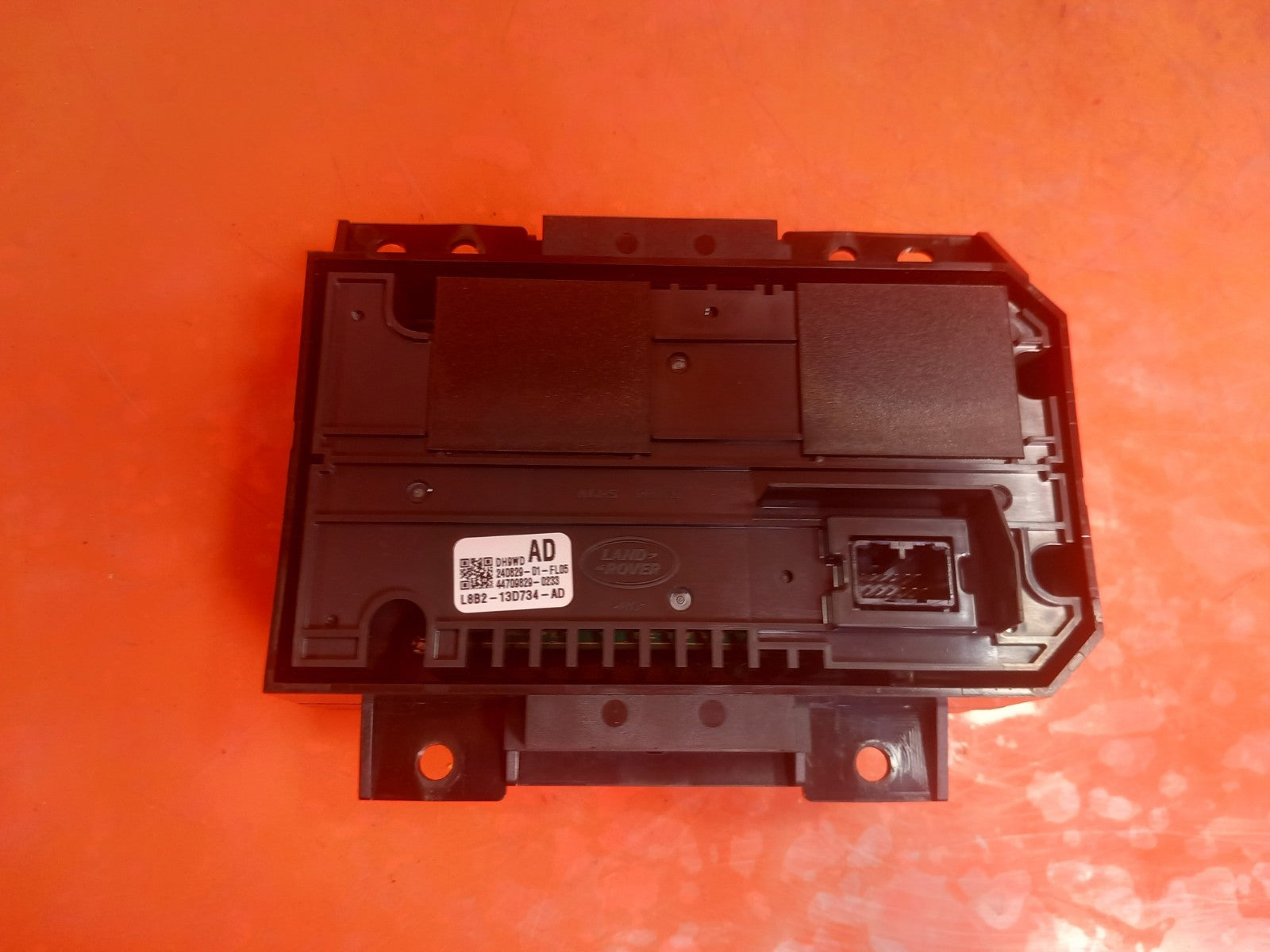 Land Rover Defender L663 3.0 Diesel 2025 Heater Climate Control Panel L8B213D734 - Image 10