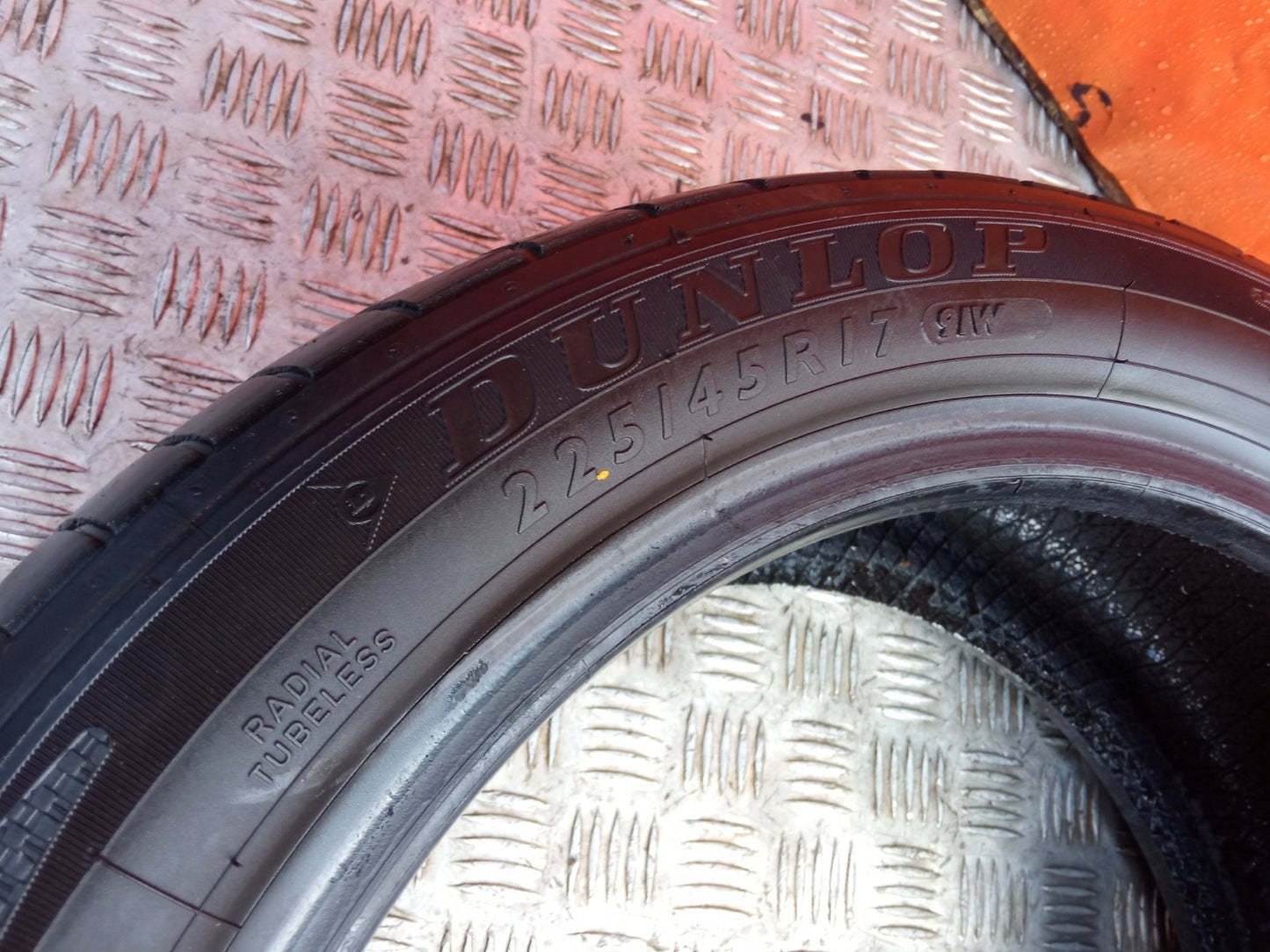 ✅Dunlop Tyre 225/45 R17 4.91 mm Warranty xAA - Image 5