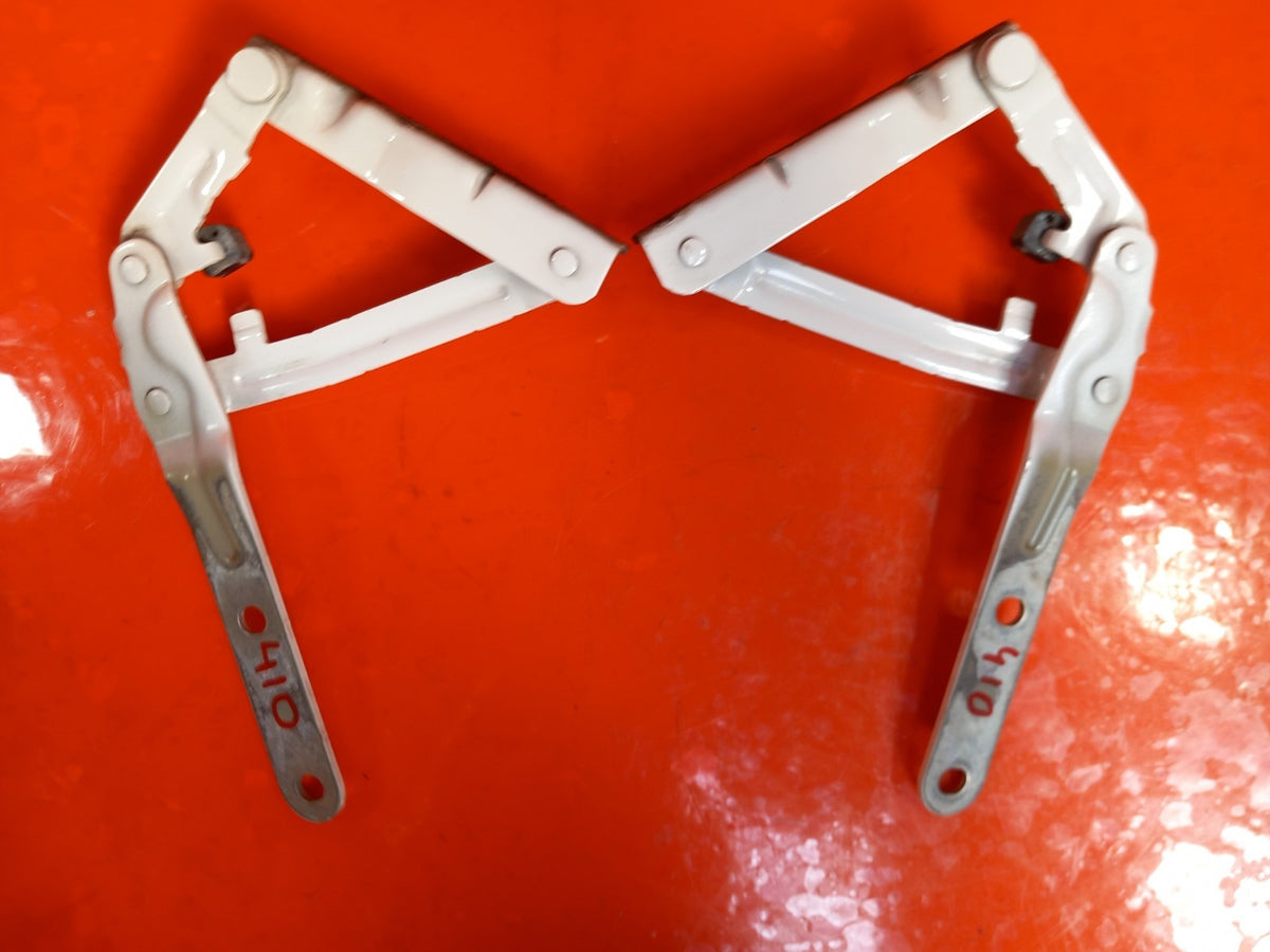 VW Transporter T30 2.0 Diesel 2021 Bonnet Hinges Pair 7E0823301B 7E0823302B A410 - Image 3