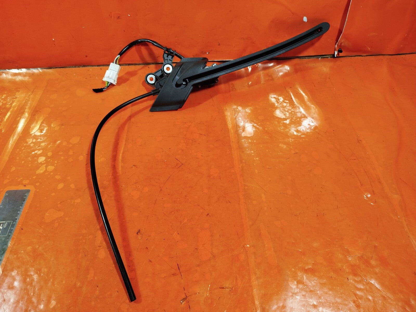 ✅MERCEDES E CLASS W212 REAR RIGHT PARCEL SHELF MOTOR A2128203042 Warranty xAA - Image 3