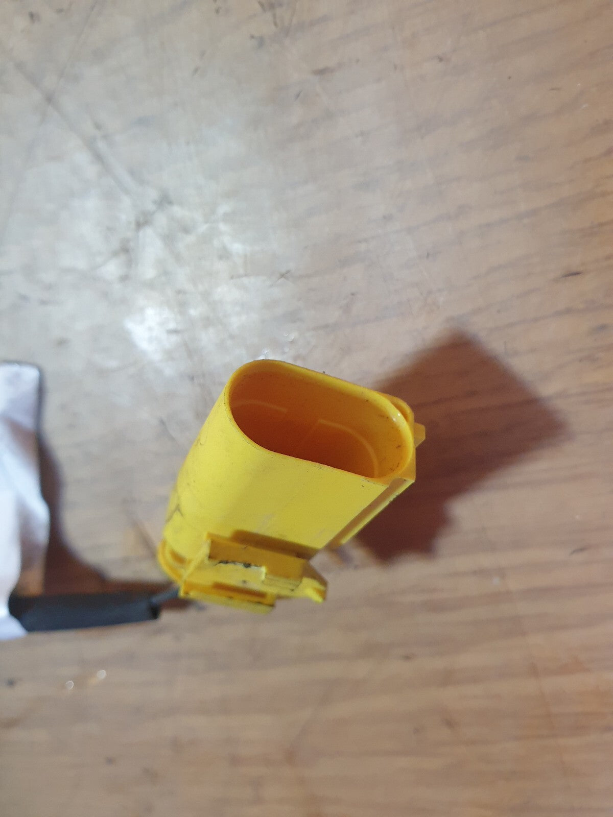 AUDI A3 E-TRON 1.4 PETROL 2015 FRONT RIGHT OR LEFT SIDE BONNET HINGE 8V0823823F - Image 8