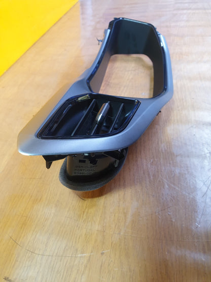 ✅VW T-ROC LIFE 1.5 PETROL 2022 SPEEDOMETER TRIM WITH AIR VENT 2GB819704G A192 - Image 2