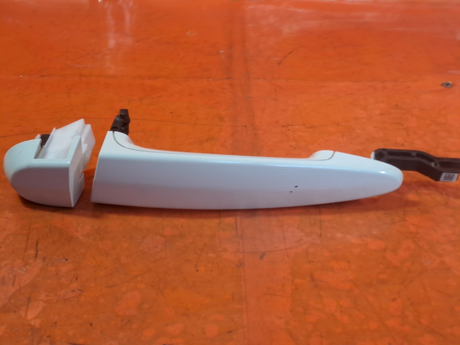 ✅BMW F33 420D M SPORT 2.0 DIESEL 2015 EXTERIOR DOOR HANDLE WHITE Warranty A367 - Image 2