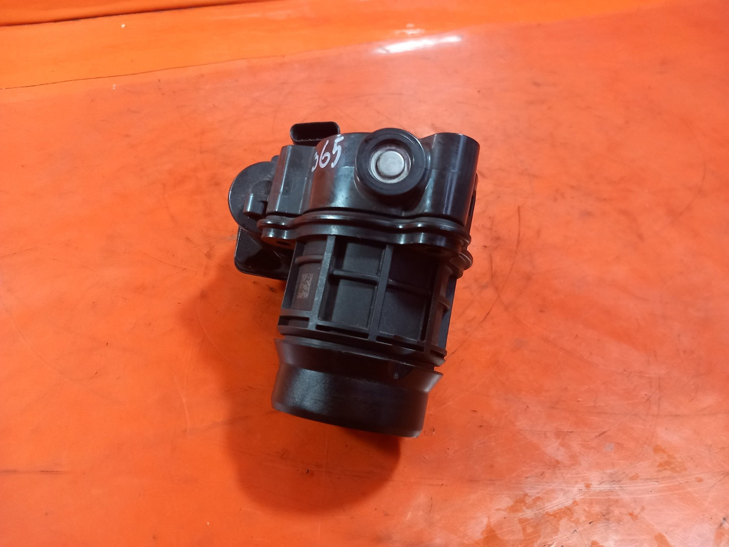 ebay-src:https://i.ebayimg.com/00/s/mtiwmfgxnjaw/z/sjaaaeswkvxqkucm/$_57.jpg