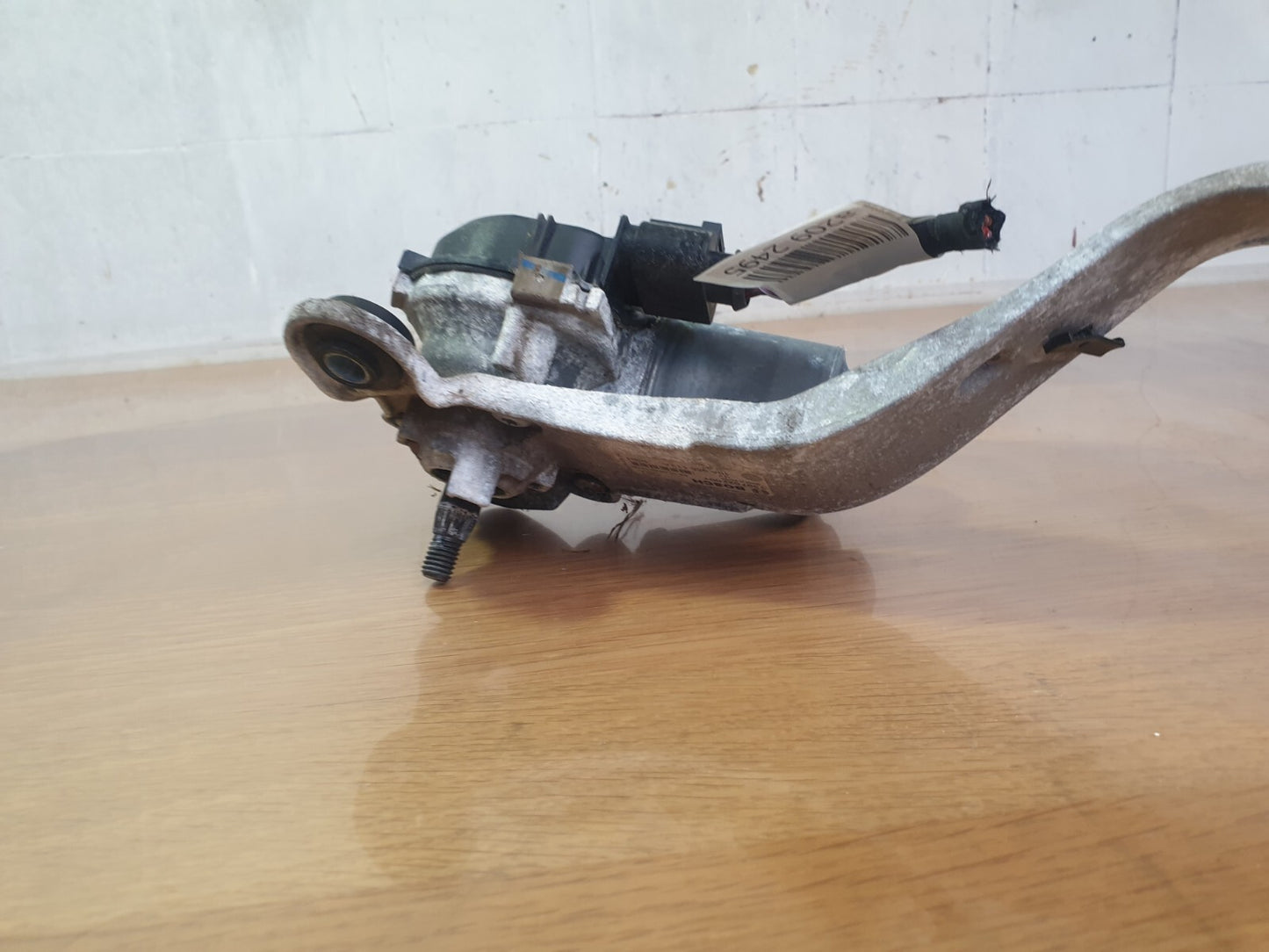2023 CUPRA BORN V2 EV FRONT LEFT WINDSCREEN WIPER MOTOR 10A955113A A209 - Image 6
