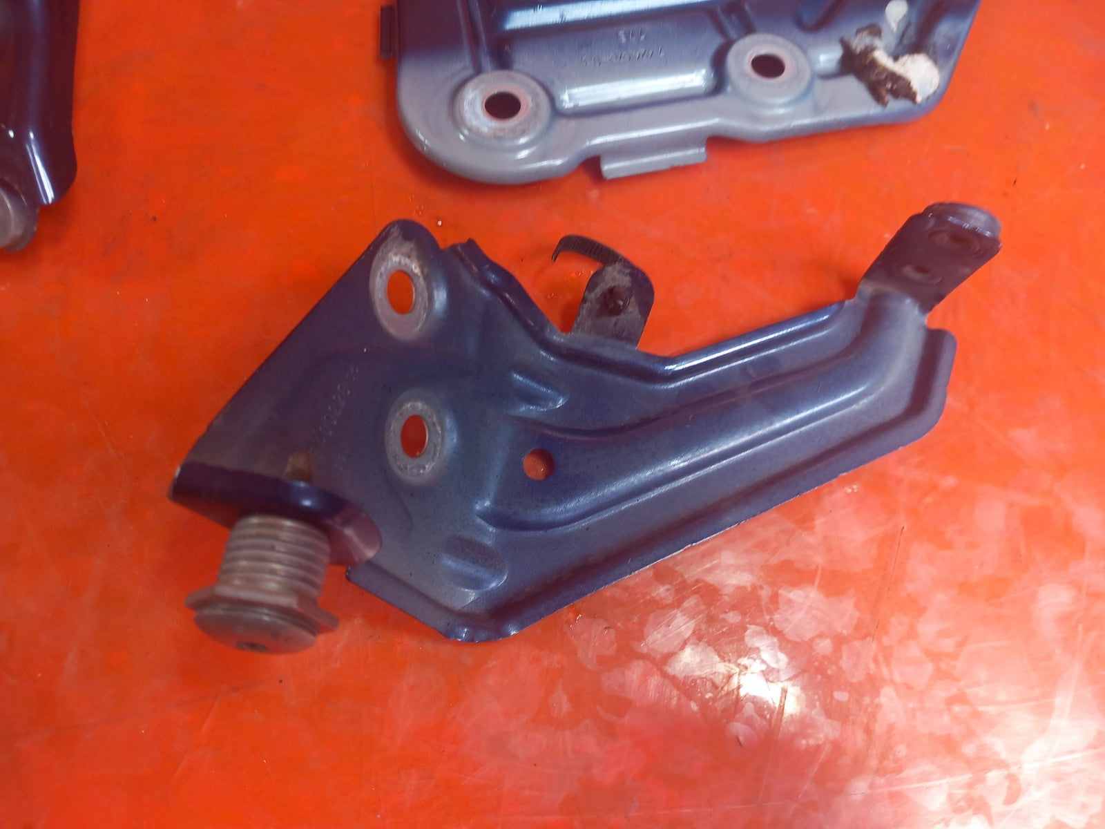 2019 BMW X3 G01 Front Right Wing Mounting Bracket Set 7424678 Warranty A393 - Image 3