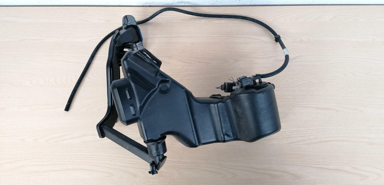 ✅Mercedes CLS 450 W257 3.0 Petrol 2019 Windscreen Washer Bottle Tank A2058600860 - Image 12