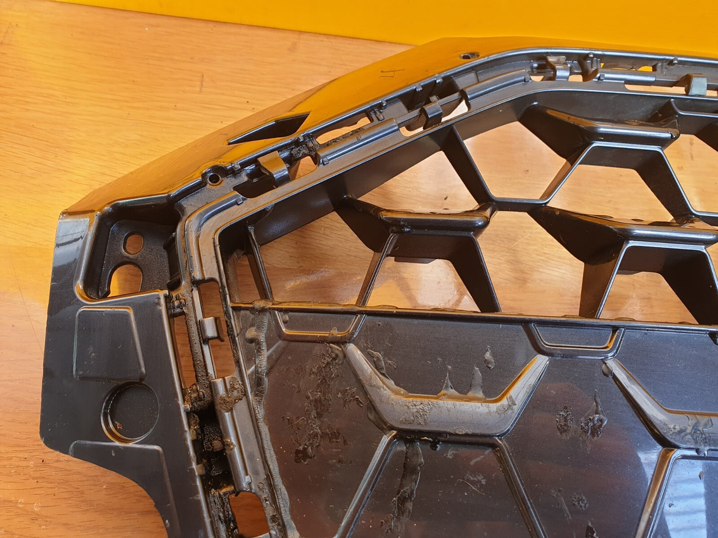 2019 AUDI A1 SPORTBACK 1.0P FRONT BUMPER GRILLE 82A853651B fire defect - Image 3