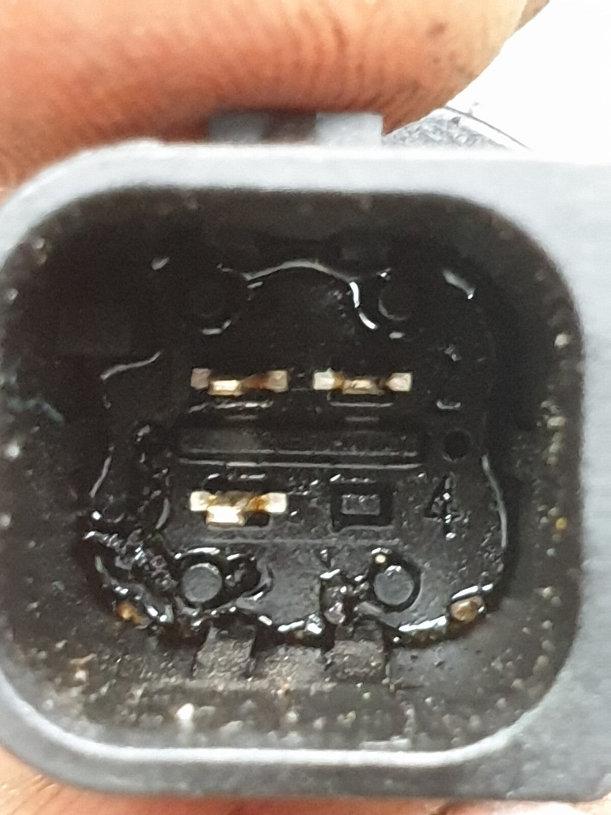 MERCEDES CLS 450 AMG 3.0 PETROL 2019 FUEL RAIL PRESSURE SENSOR A2569050200 A006 - Image 9