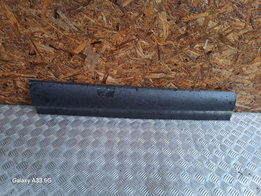 ✅Land Rover Discovery 2.0D 2018 FRONT LEFT DOOR MOULDING HY32-21065-AD Warranty - Image 1