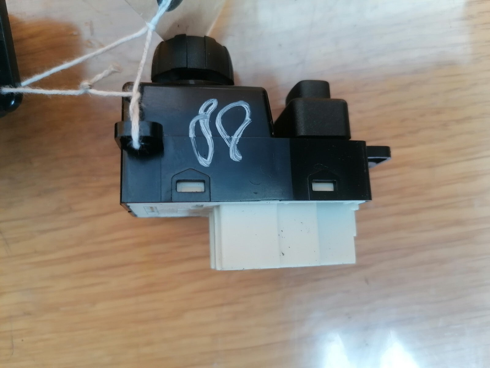 ✅2016 SSANGYONG KORANDO 2.2D FRONT RIGHT DRIVER SIDE WINDOW SWITCH MIRROR A088 - Image 10