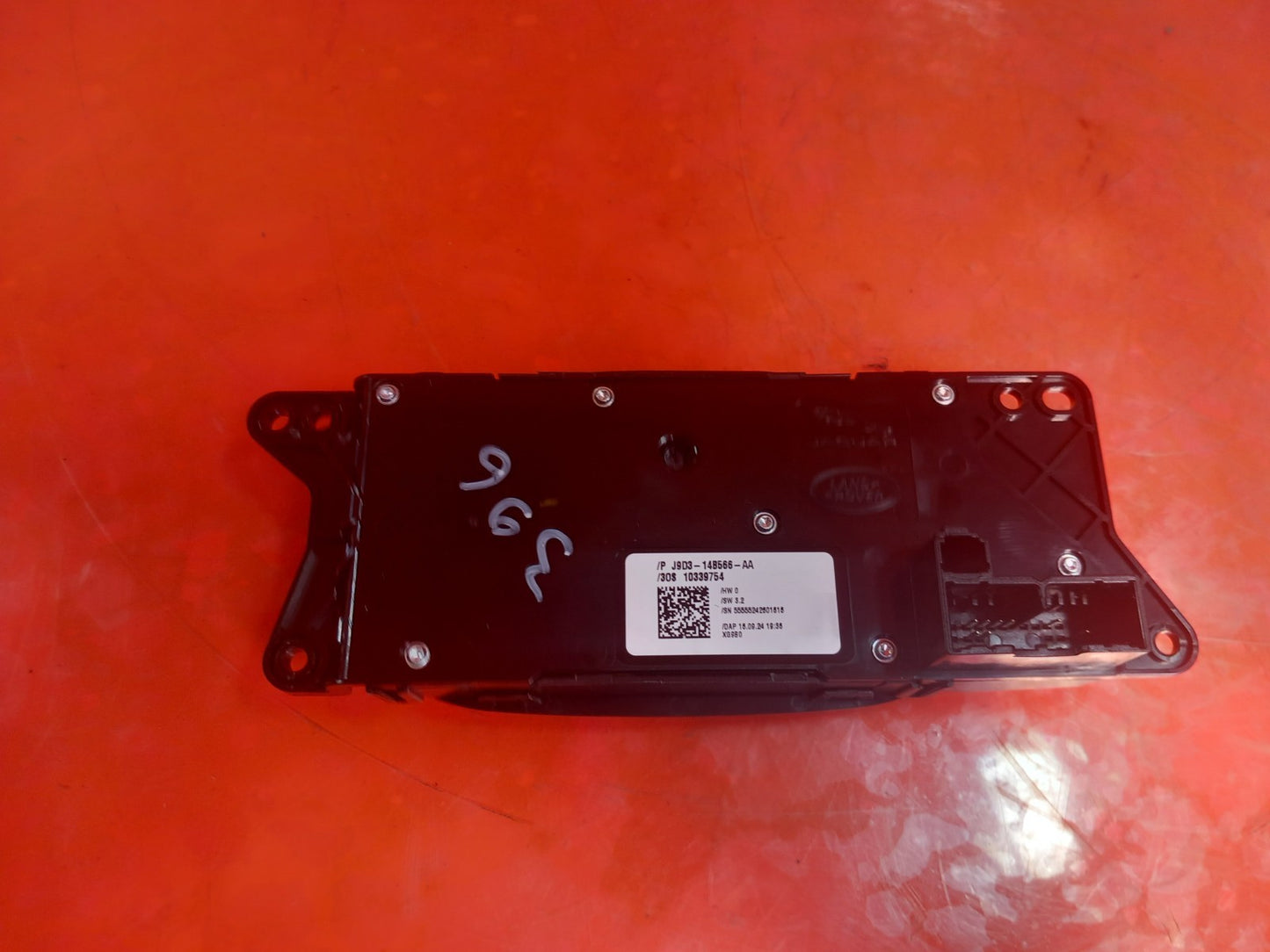 2025 Land Rover Defender L663 Seat Control Switch Button J9D3-14B566-AA A396 - Image 8