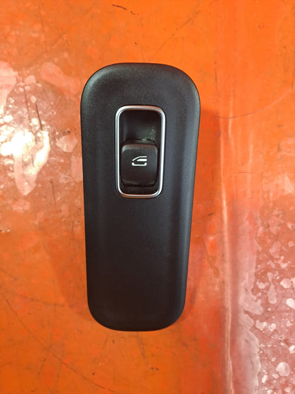 ✅2019 MERCEDES A CLASS W177 FRONT LEFT WINDOW CONTROL SWITCH A1777203402 A347 - Image 2