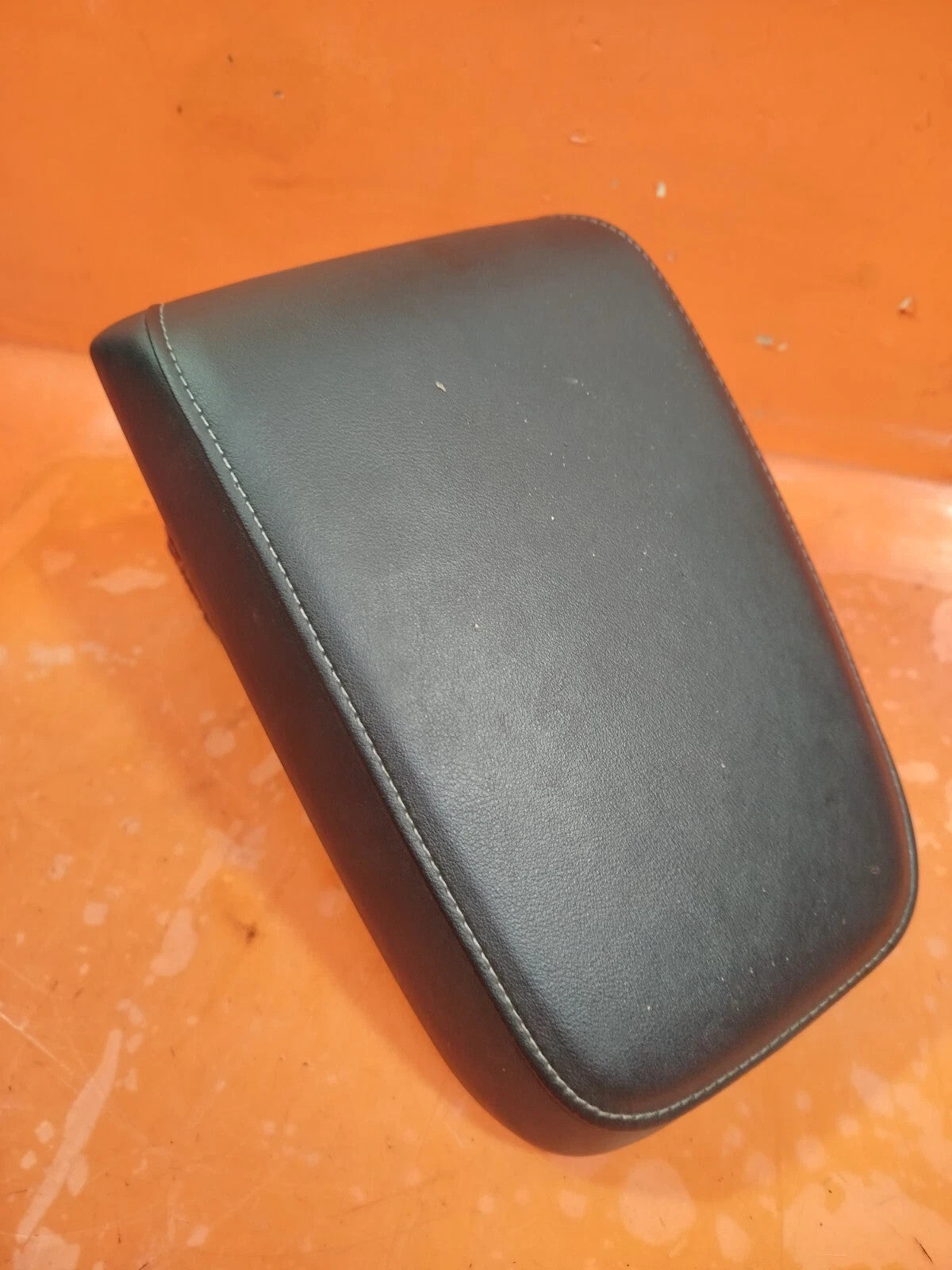 ✅Skoda Karog 1.0 Petrol 2020 Centre Console Leather Armrest Warranty A045 - Image 2