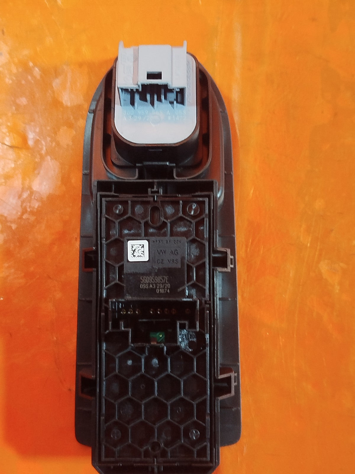 ✅VW GOLF R-LINE MK8 2.0 DIESEL 2020 FRONT RIGHT WINDOW SWITCH 5G0959857E A346 - Image 12